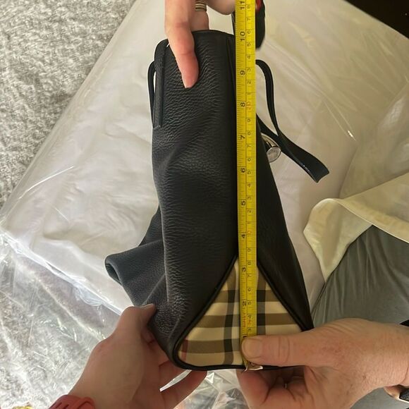 Burberry Black Leather Horn Toggle Small Tote Bag authentic - Picture 14 of 14